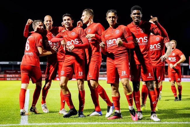 已经领先于 已经领先于