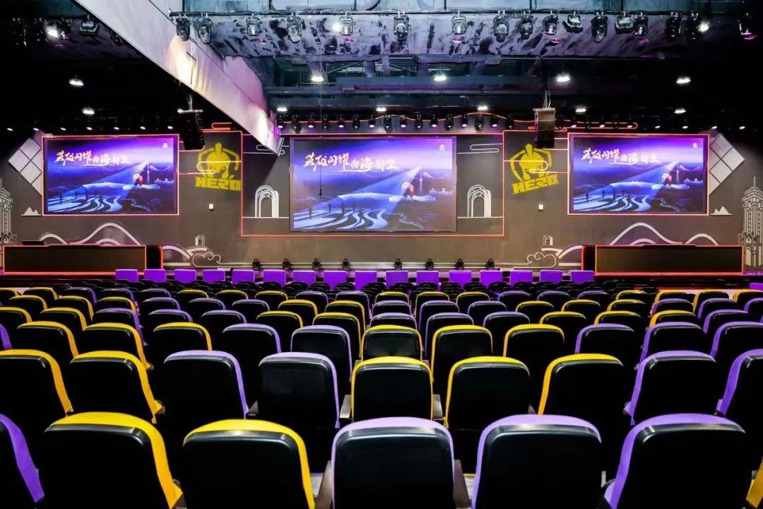 我们把镜头 我们把镜头